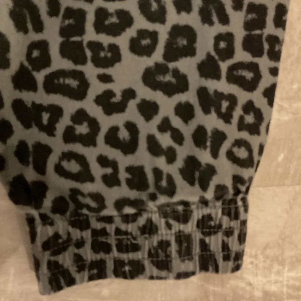 Celebrity Pink Gray Cheetah Print Jean Joggers - Picture 6 of 7